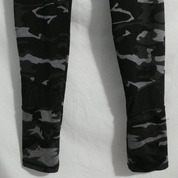 ENERGY PERFORMANCE LEGGING medium camo / camouflage leggings, BNWOT - Picture 7 of 13